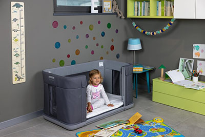 lit enfant peut être placé au sol avec le next2me forever de Chicco vendu sur aubert.com