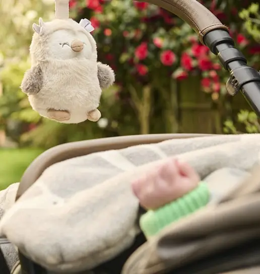 Découvrez la peluche musicale Ollie de Tommee Tippee